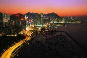 香港港在暮色中发光图片素材