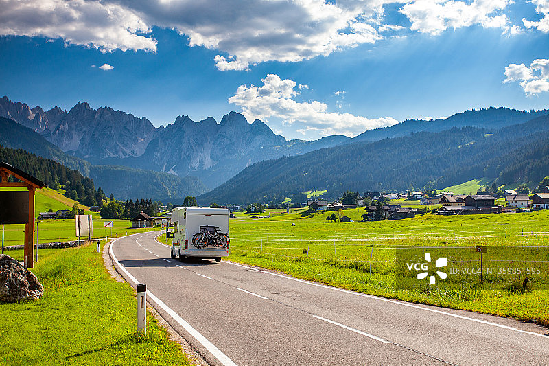 奥地利阿尔卑斯山公路图片素材