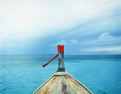 泰国甲米海上的长尾船图片素材