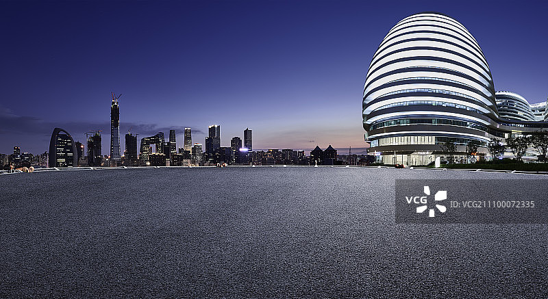 北京CBD远景地标建筑银河SOHO和圆形广场图片素材