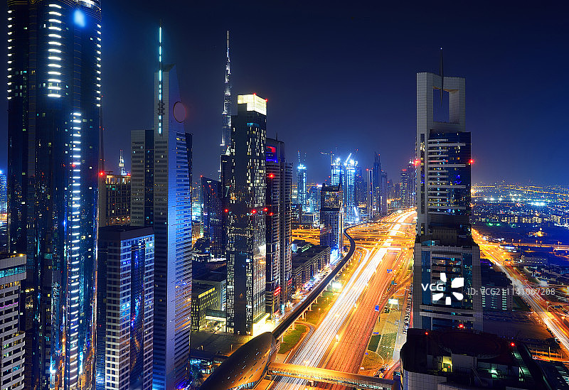 迪拜城市建筑夜景图片素材