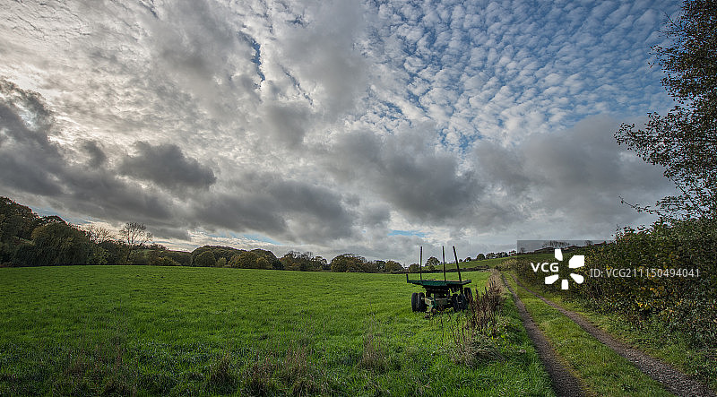 Shatterford农场和天空。图片素材
