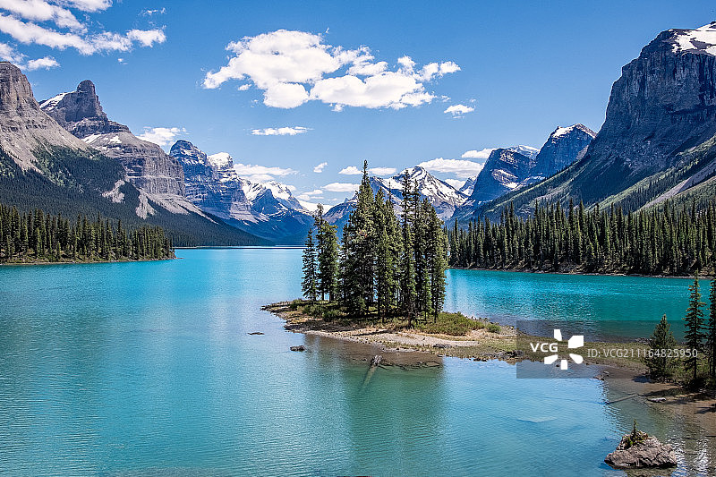 标志性的加拿大落基山脉图片素材