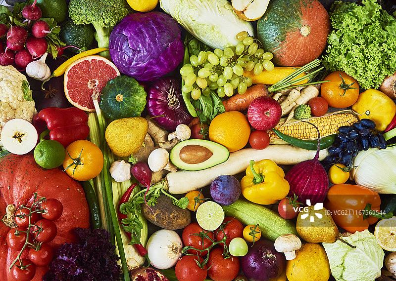 新鲜水果和蔬菜的分类。俯视图图片素材