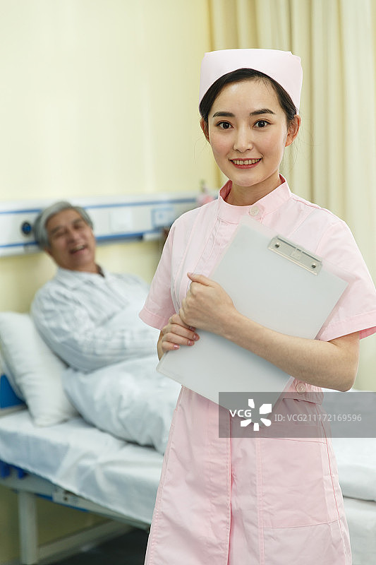 护士和患者在病房里图片素材