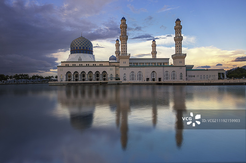 水上清真寺图片素材
