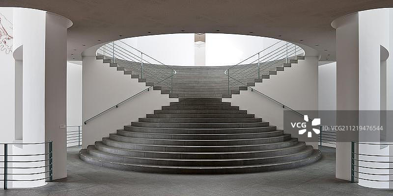 波恩艺术博物馆的楼梯，建筑师阿克塞尔·舒尔特斯，博物馆大道，波恩，北莱茵-威斯特伐利亚，德国，欧洲图片素材