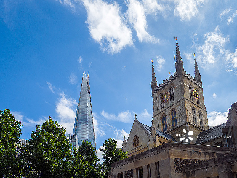 南华克大教堂与碎片大厦共享伦敦天际线图片素材
