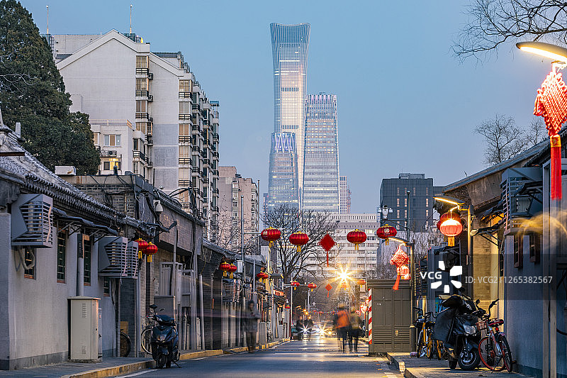 北京胡同传统建筑与国贸现代建筑图片素材