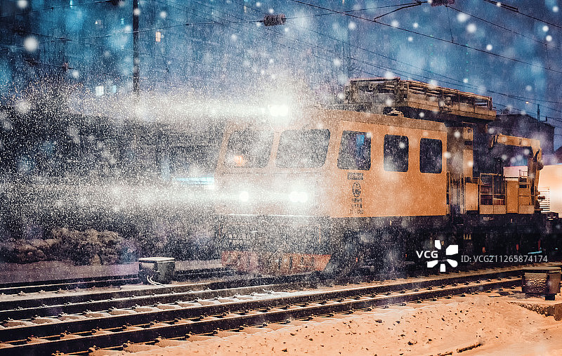 雪中的列車图片素材