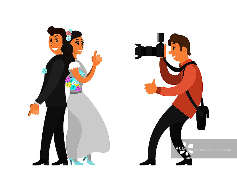 摄影师为新婚夫妇拍摄婚纱照。新郎穿着西装和新娘穿着礼服，滑稽的间谍姿势，数码相机矢量插图孤立。摄影师为新婚夫妇拍摄婚纱照图片素材