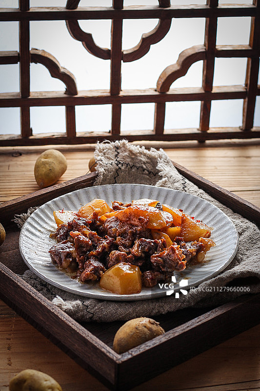中式菜土豆炖牛腩图片素材