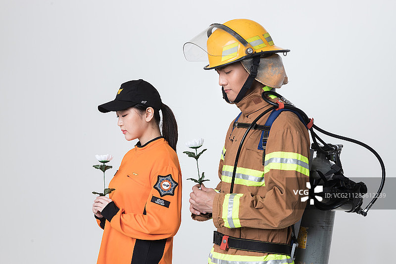 亚洲男女消防员肖像400图片素材