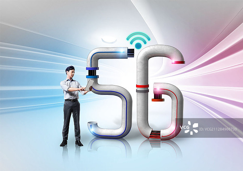 数字合成图像的商人站在5G文本和Wi-Fi标志在未来的背景图片素材