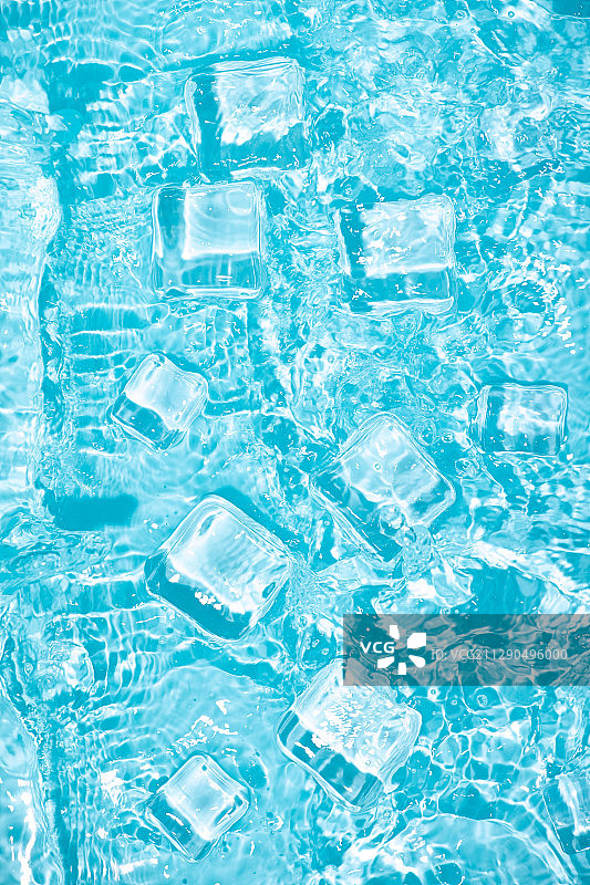 夏日清凉透明质感的冰块图片素材