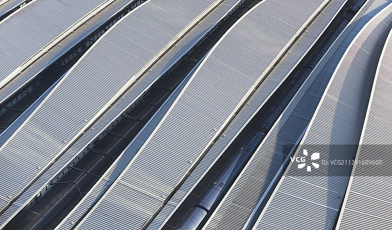 波纹状的火车站屋顶图片素材