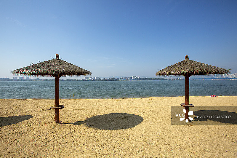 海滩遮阳伞图片素材
