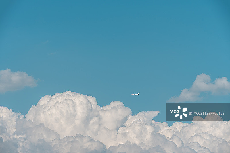 白云飞机背景素材图片素材