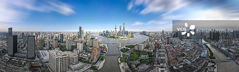 白昼全景航拍上海陆家嘴都市风光城市天际线摩天大楼建筑金融区图片素材