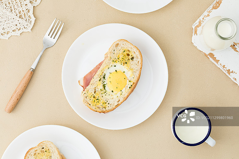 太阳蛋早餐面包，快乐从早晨开始图片素材