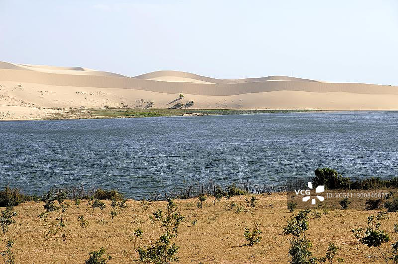 白湖，莲花湖，白色沙丘，Bau Trang，靠近梅奈，越南南部，东南亚图片素材