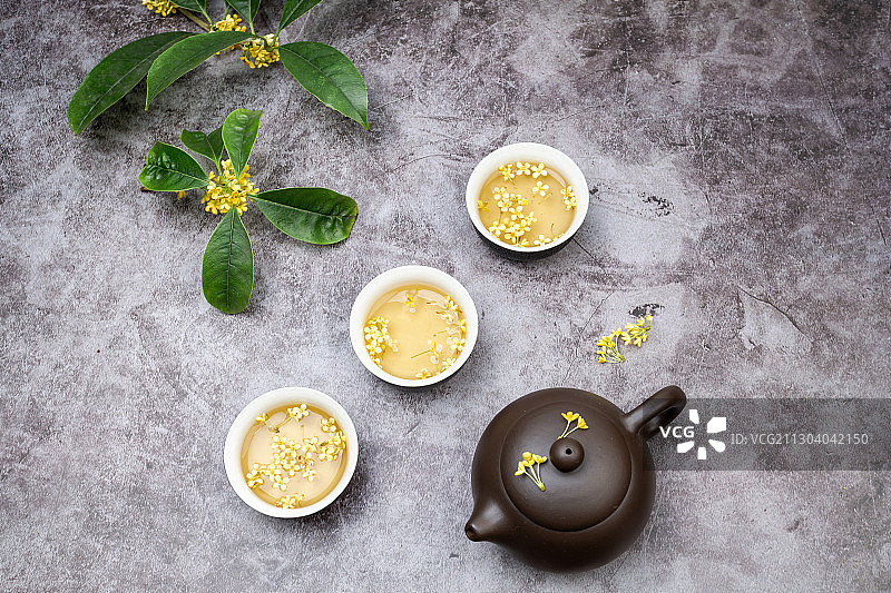 桂花，桂花茶，灰色背景，芳香的，正上方视角，枝条，茶壶，茶图片素材