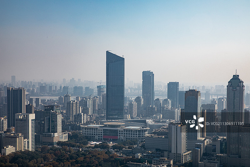 武汉江汉区恒隆金融财富中心大厦图片素材