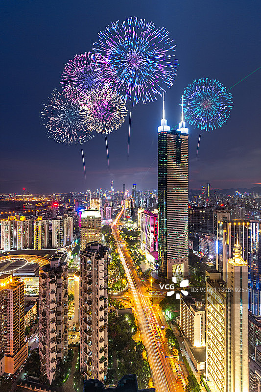 深圳地王大厦和新年烟花概念图片素材
