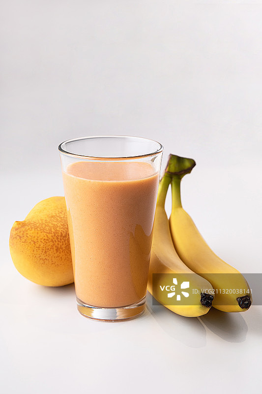 一杯香蕉芒果汁图片素材