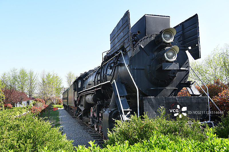 山东枣庄台儿庄大战纪念馆收藏的前进6271号蒸汽机车图片素材