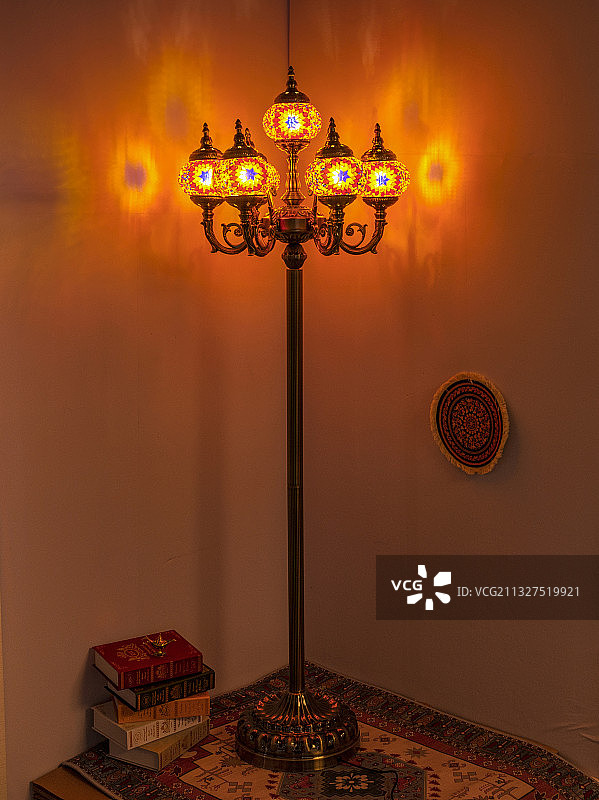 摩洛哥风格落地灯，阿拉伯工艺灯图片素材