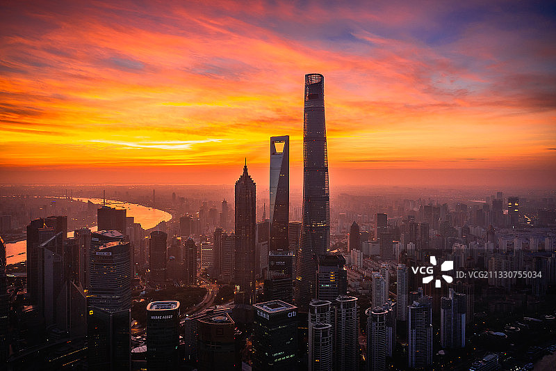 上海陆家嘴金融区日落鸟瞰图，中国上海图片素材