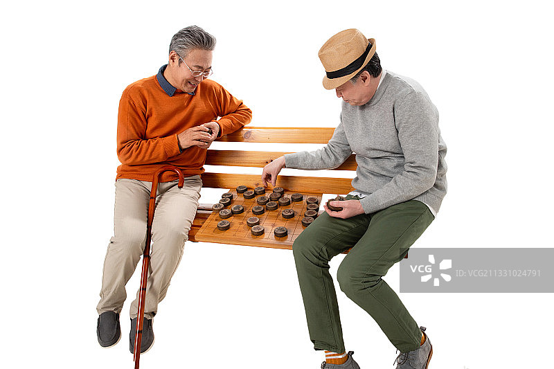 两位老年朋友下象棋图片素材