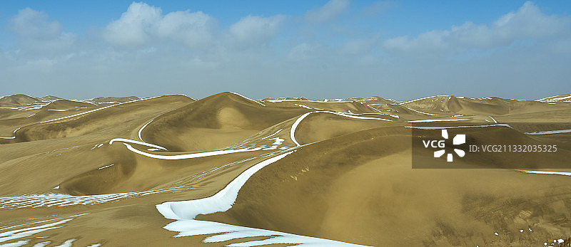 塔克拉玛干沙漠之雪图片素材
