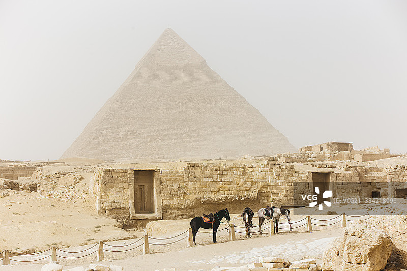 吉萨金字塔吉萨金字塔，开罗，开罗省，埃及图片素材