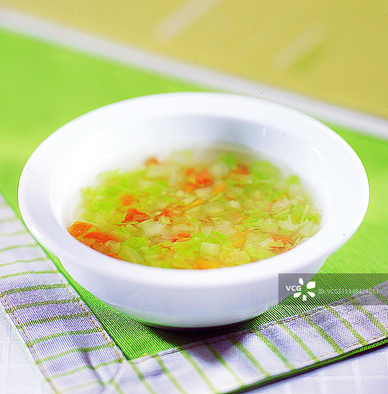 白菜胡萝卜汤，断奶食谱，美食，白菜图片素材