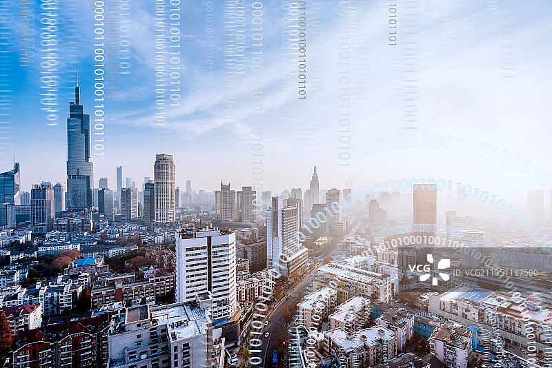 江苏南京紫峰大厦城市天际线和城市互联大数据概念图片素材