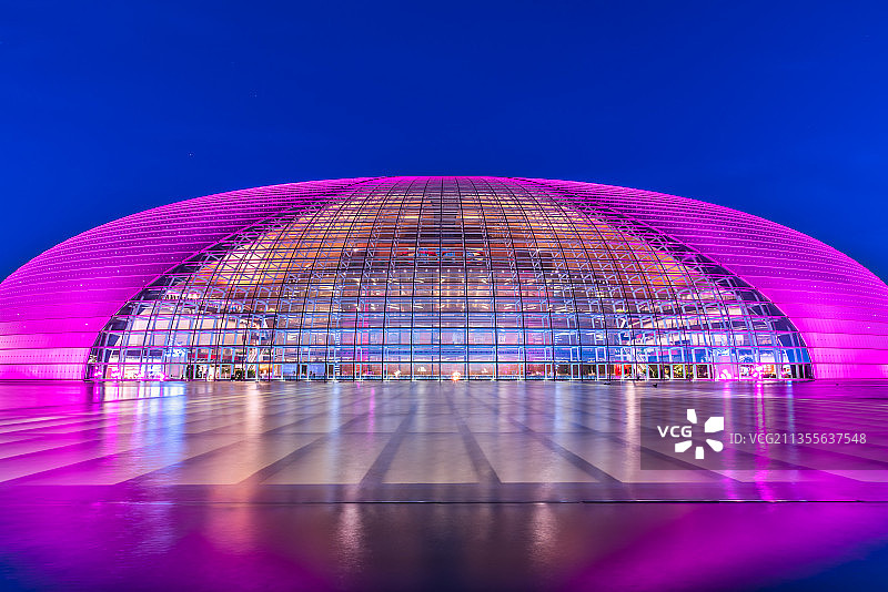 中国国家大剧院建筑夜景图片素材