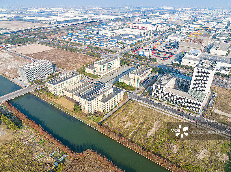 上海临港产业区开发总部、中集临港大厦与临港新业坊共享中心（飞渡路）图片素材