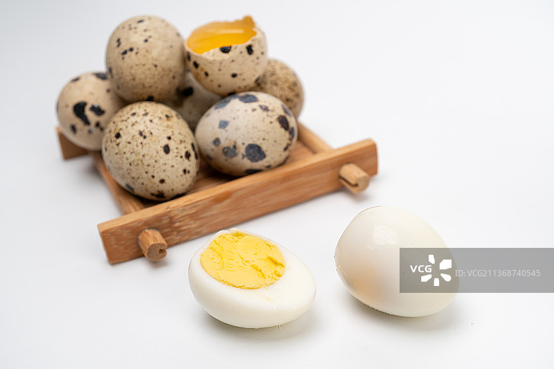 新鲜鹌鹑蛋蛋类食品鸟蛋图片素材