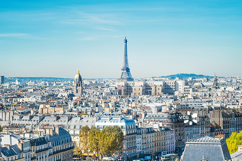 法国巴黎，以艾尔菲尔塔为背景的城市鸟瞰图图片素材