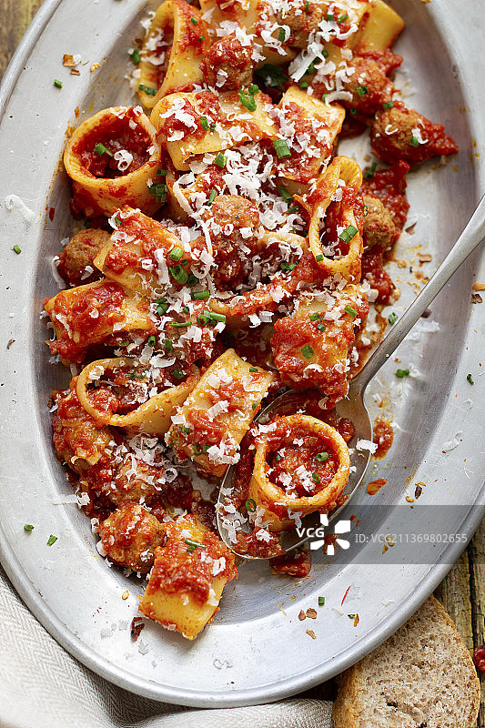 意大利肉丸面(意大利面配肉丸和番茄酱)图片素材