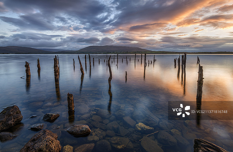 Corrib湖，日落时天空对着大海的风景，戈尔韦，戈尔韦县，爱尔兰图片素材