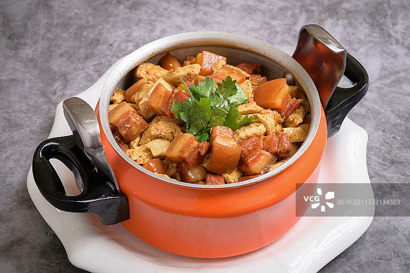 中餐美食-红烧肉炖豆腐图片素材