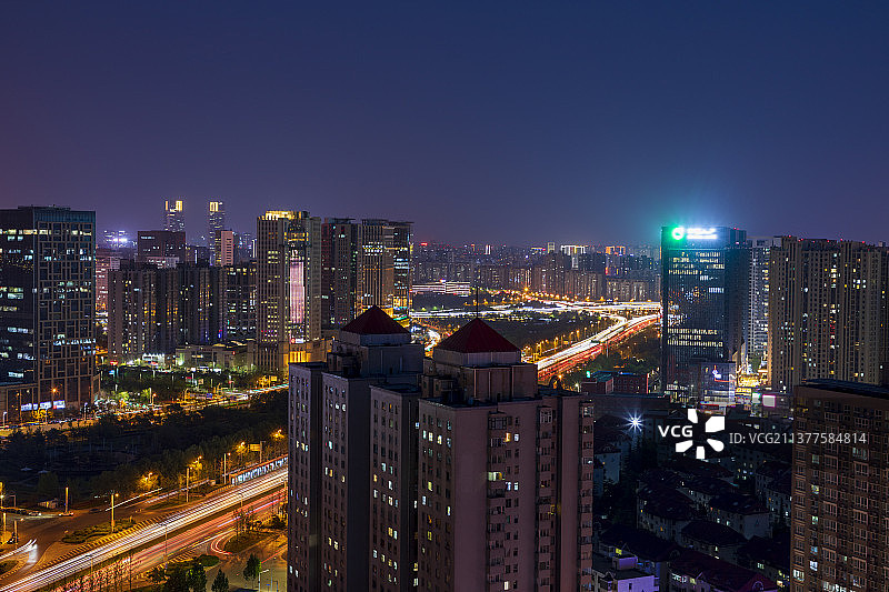 河南省郑州市郑东新区CBD高视角城市风光夜景图片素材