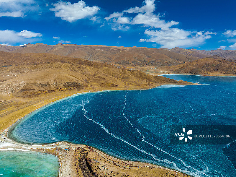 西藏山南羊卓雍措羊湖风光图片素材
