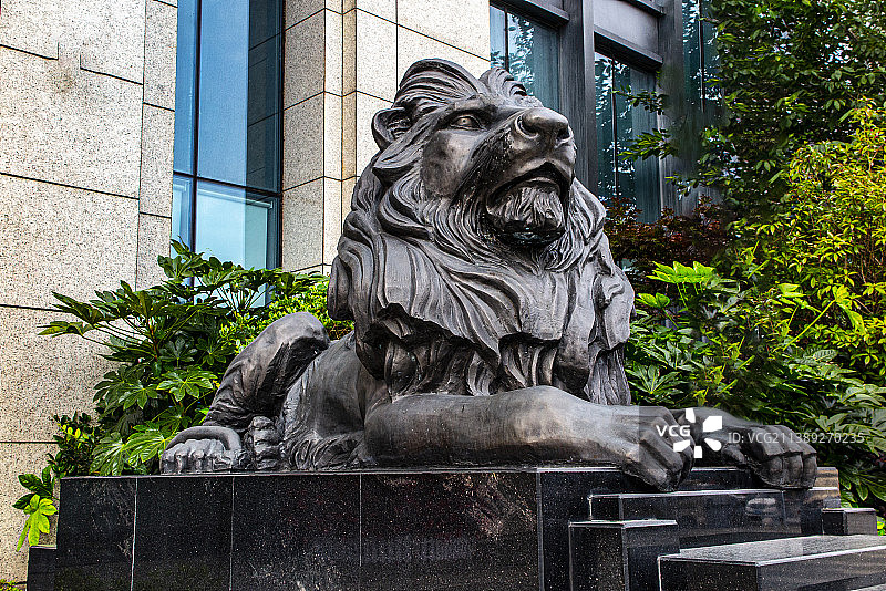 贵州金融城各大银行保险机构门口的石狮子、石麒麟图片素材