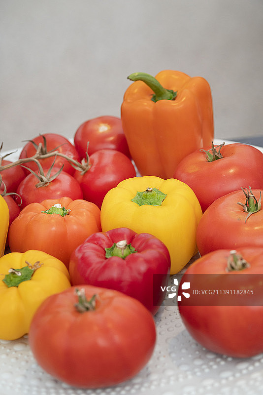 健康有机食品各种灯笼椒和红番茄图片素材