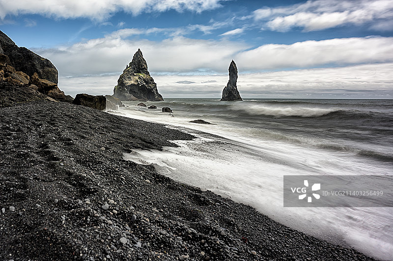 冰岛海洋中美丽的火山岛图片素材