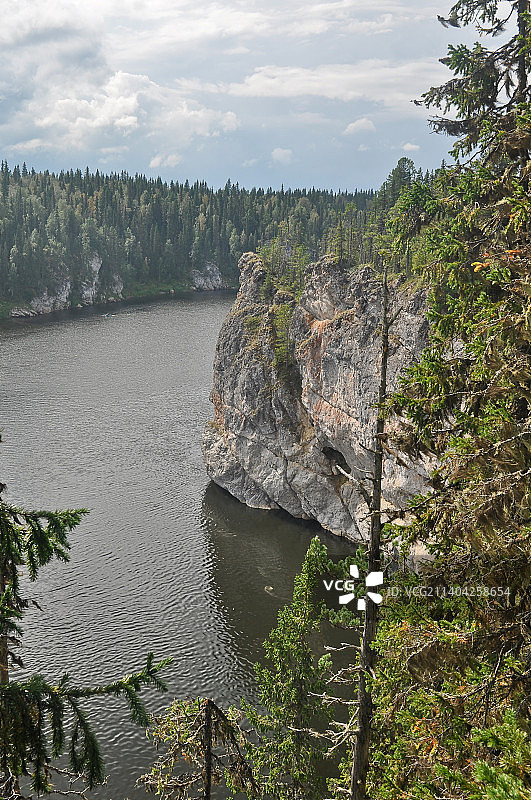 俄罗斯尤吉德瓦国家公园，顶部的Shchugor河的景色图片素材